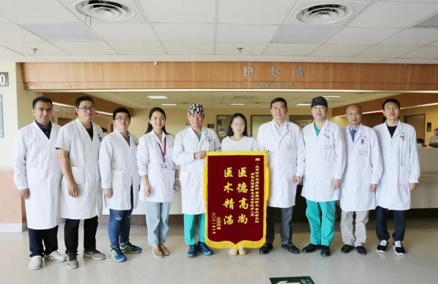 "王女士说,2020年6月,梓婷的体检报告上赫然写着腹部多发肿瘤.