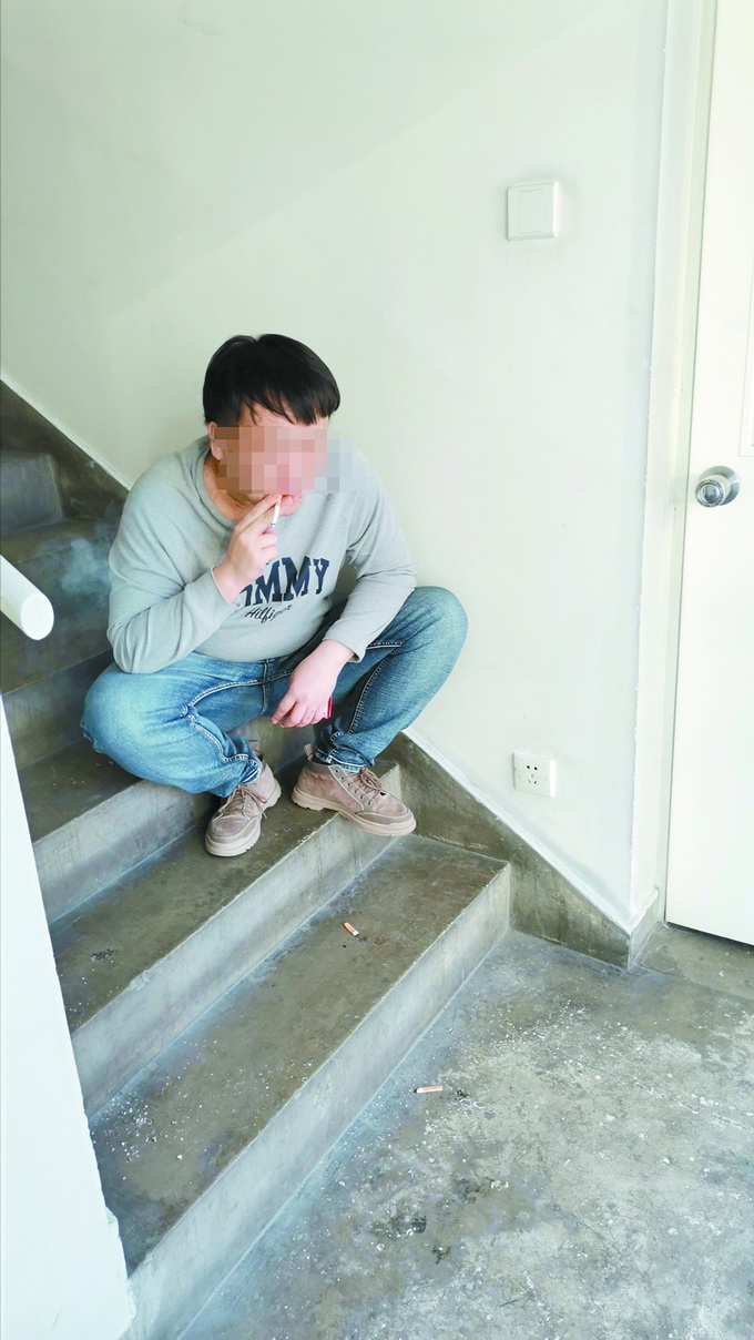 楼道公厕车库都成吸烟室不少工作人员被吸烟者反呛跟你有关系吗