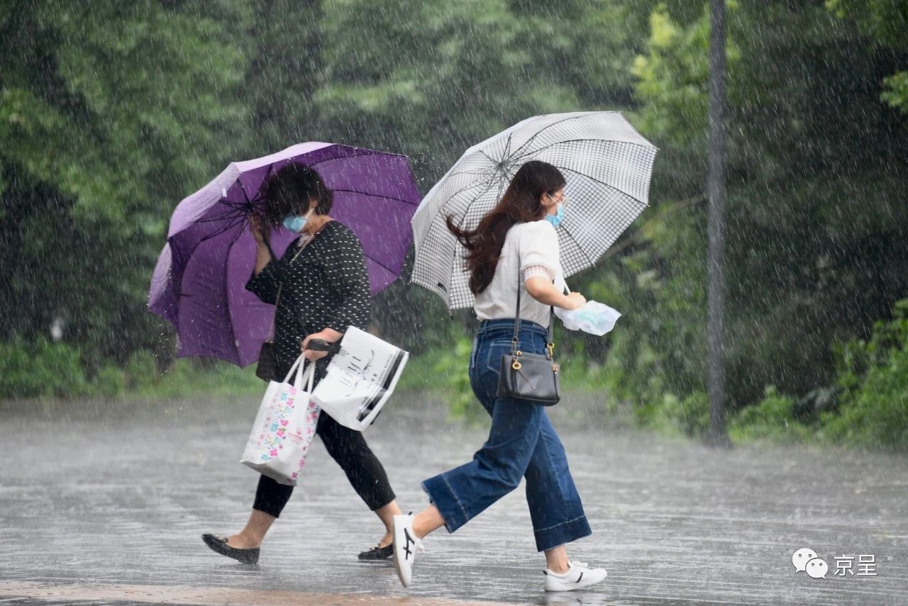 北京将迎今年以来最强降雨过程 交管部门启动雨天道路交通疏导方案_央广网